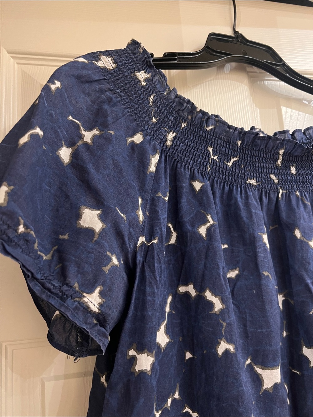 Mossimo Top - Picture 2 of 5
